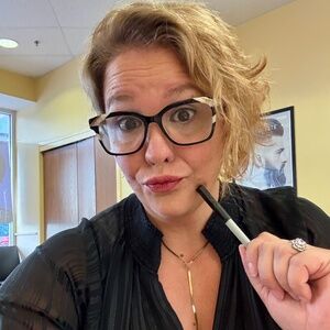 Meet your Posher, Hayli